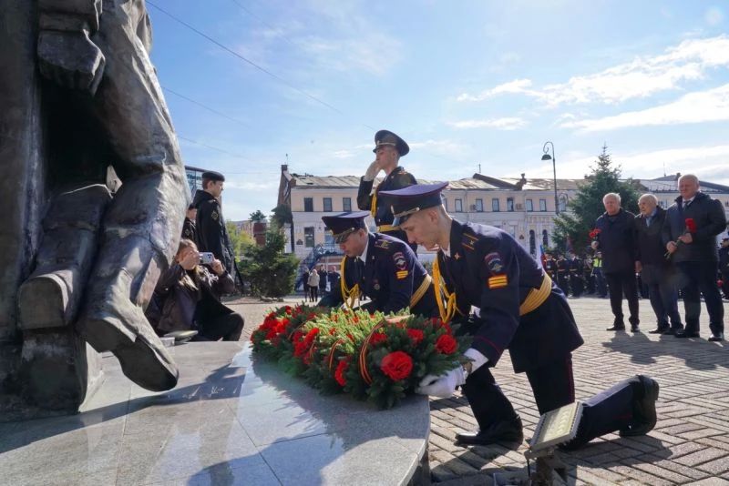 Члены Общественного совета при УМВД России по Приморскому краю приняли участие в акции «Долг памяти» Члены Общественного совета при УМВД России по Приморскому краю приняли участие в акции «Долг памяти»