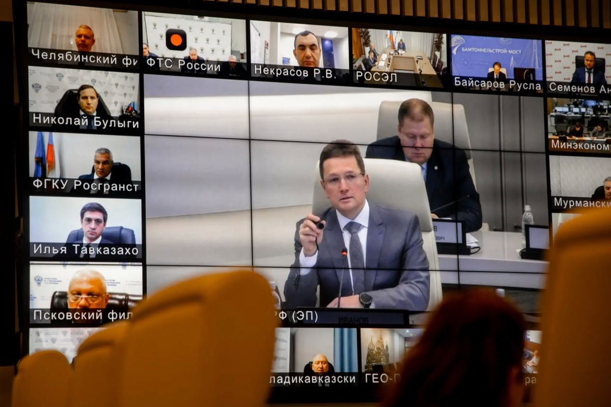 Министр транспорта РФ Андрей Никитин провел совещание о развитии пунктов пропуска через госграницу РФ Министр транспорта РФ Андрей Никитин провел совещание о развитии пунктов пропуска через госграницу РФ