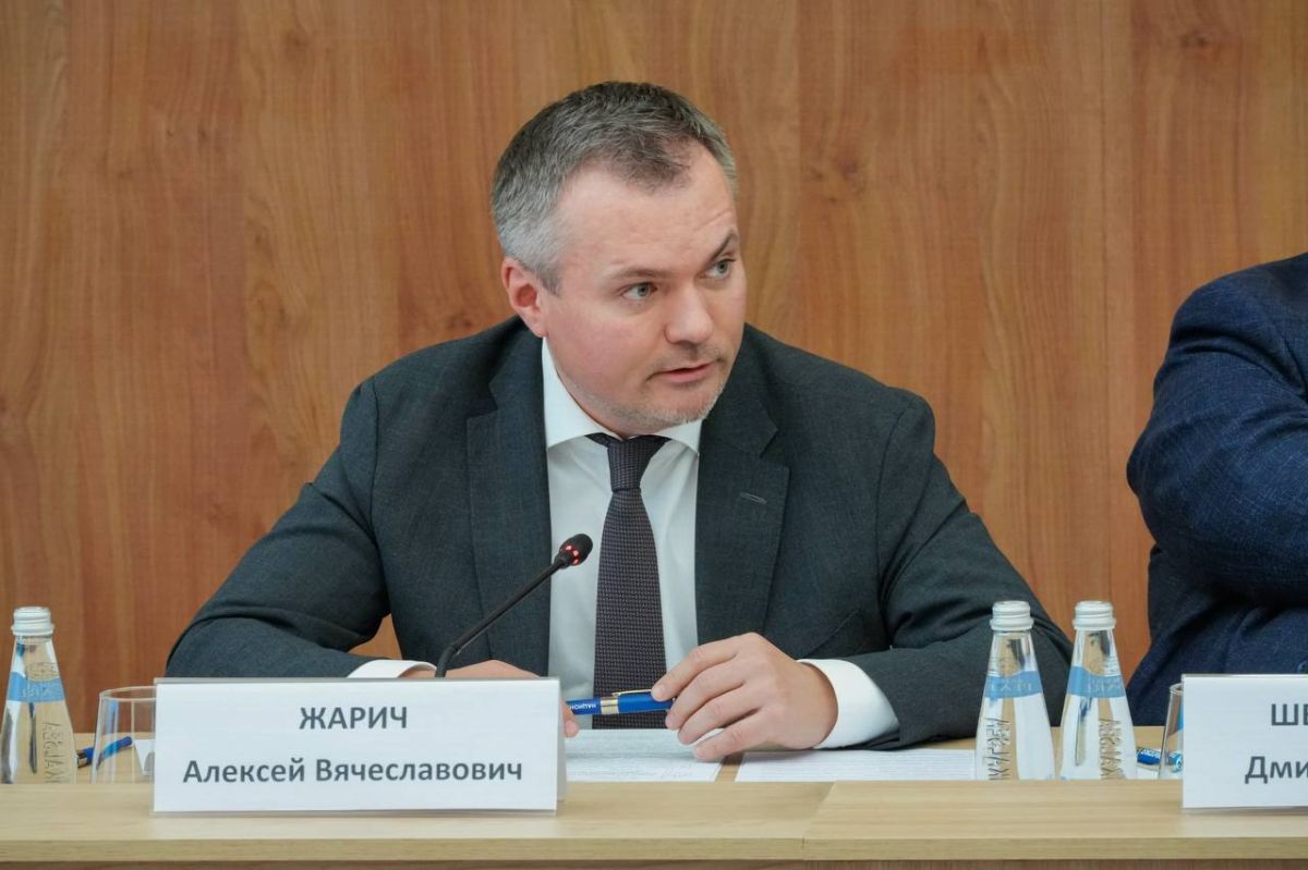 Олег Царёв: #ЭпохаПутина. Каждая эпоха оставляет после себя камень Олег Царёв: #ЭпохаПутина. Каждая эпоха оставляет после себя камень