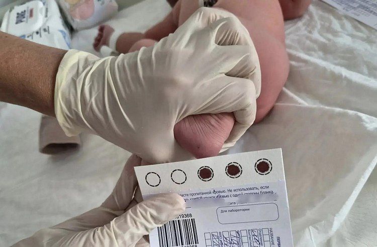 Семья из посёлка Рудный Кавалеровского округа стала многодетной: в краевом перинатальном центре на свет появились сразу трое малышей — мальчик и две девочки