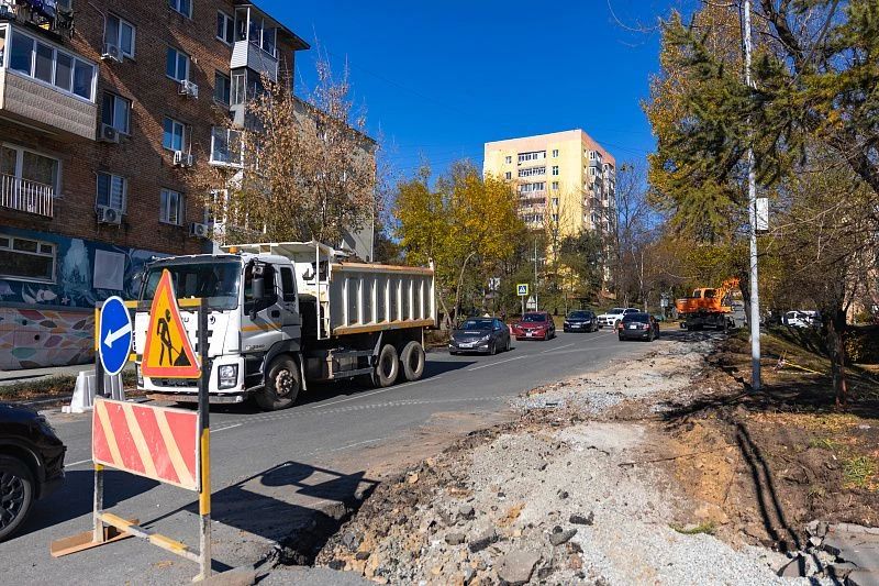 Дорожники начали ремонт проезда на улице Ильичева Дорожники начали ремонт проезда на улице Ильичева