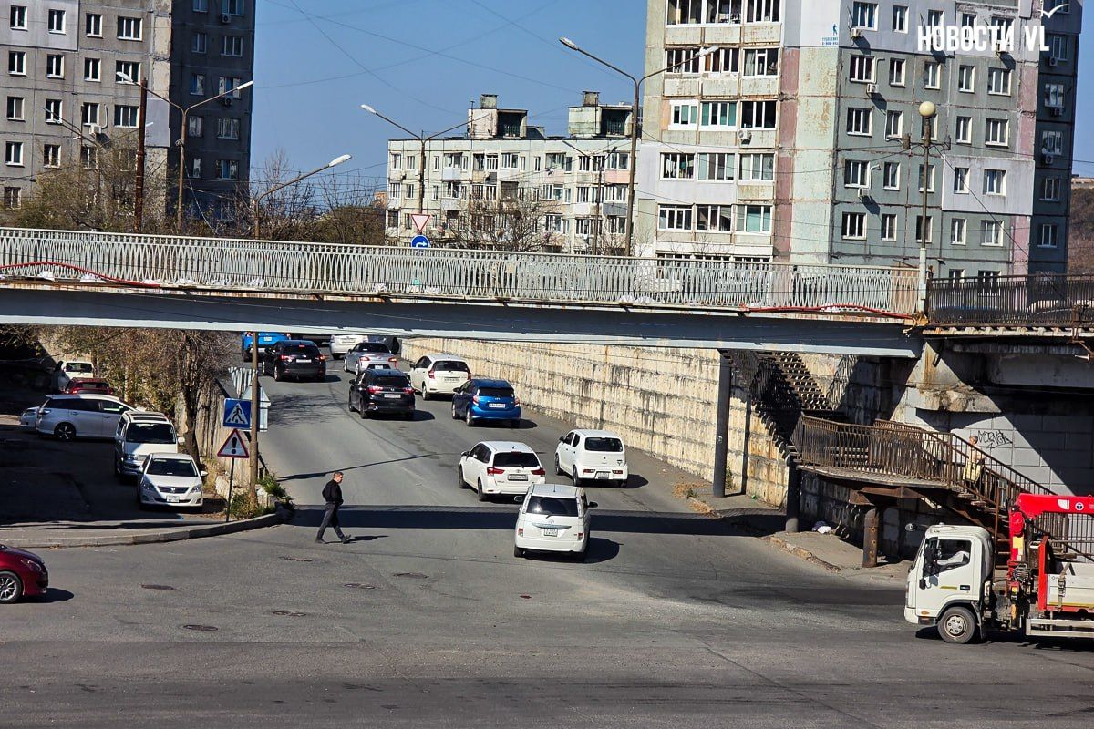 Под перекрытыми виадуками на Баляева с запозданием поставили временные знаки, но пешеходам не хватает «зебр» Под перекрытыми виадуками на Баляева с запозданием поставили временные знаки, но пешеходам не хватает «зебр»