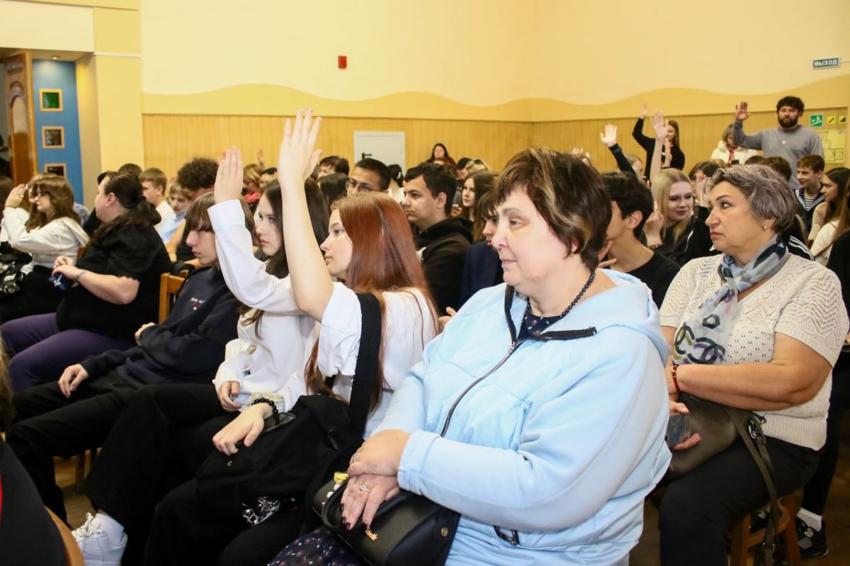 Студенты Дальневосточного федерального университета представили спектакль в Находке Студенты Дальневосточного федерального университета представили спектакль в Находке