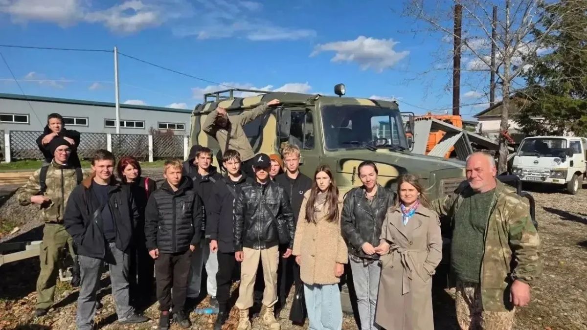 Будущим автомеханикам показали технику для тушения лесных пожаров Будущим автомеханикам показали технику для тушения лесных пожаров