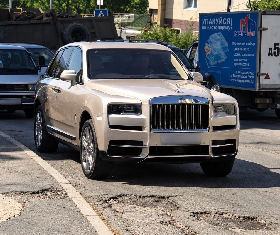Число автомобилей дороже 10 млн рублей на Дальнем Востоке выросло на 33%