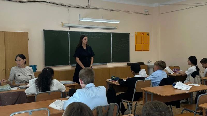 Полицейские помогли вернуть к обучению 23 школьников Полицейские помогли вернуть к обучению 23 школьников