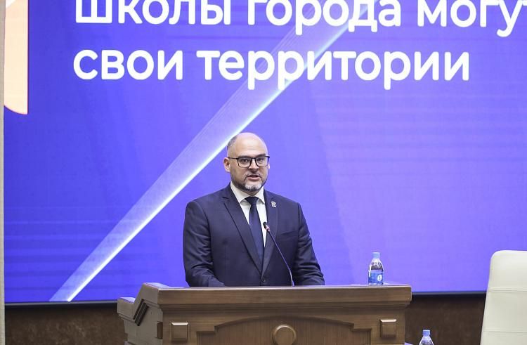 Президент России Владимир Путин подписал указ о назначении Константина Шестакова временно исполняющим обязанности губернатора Приморского края
