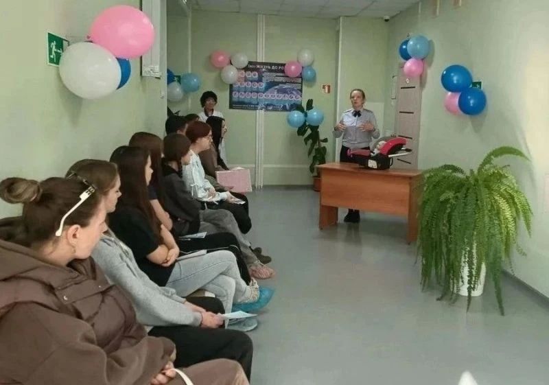 В Приморском крае Госавтоинспекция разъяснила будущим родителям правила безопасности при перевозке детей В Приморском крае Госавтоинспекция разъяснила будущим родителям правила безопасности при перевозке детей