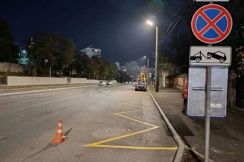Во Владивостоке обновляют дорожную разметку в преддверии зимы Во Владивостоке обновляют дорожную разметку в преддверии зимы