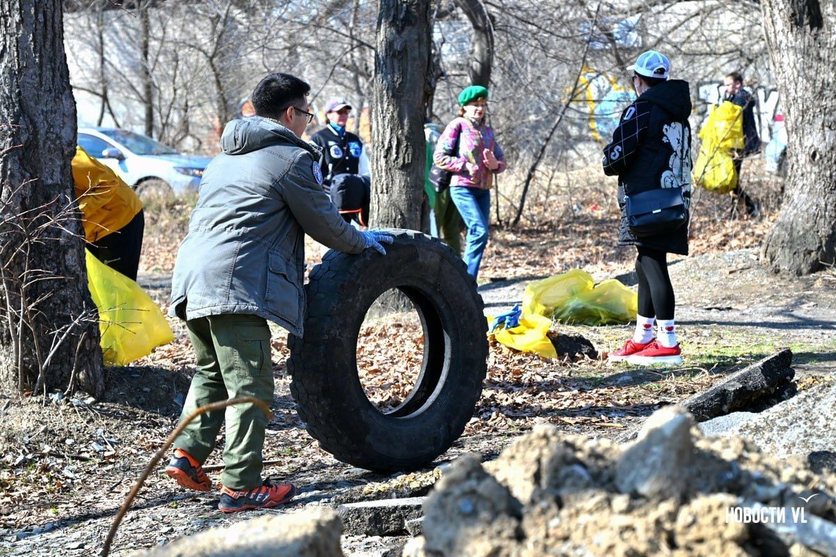 Сегодня во Владивостоке проходит общегородской субботник – где присоединиться