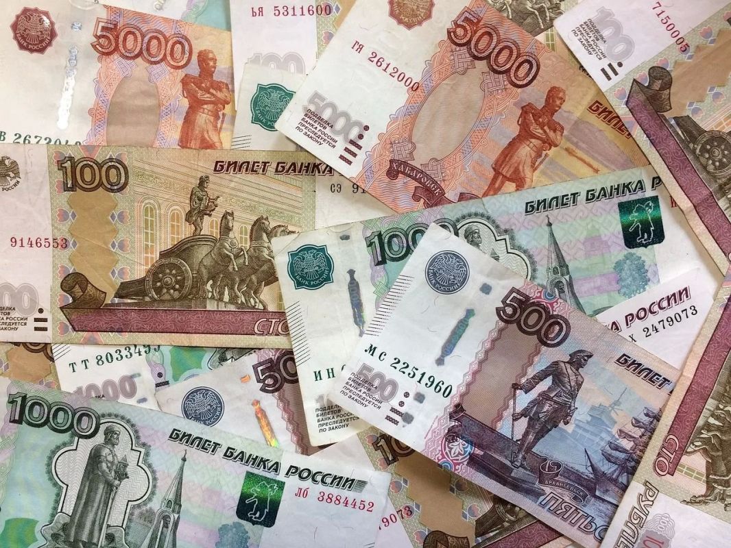От ежемесячных выплат до санаторных путёвок: какую поддержку получают ветераны труда и почётные граждане Приморья