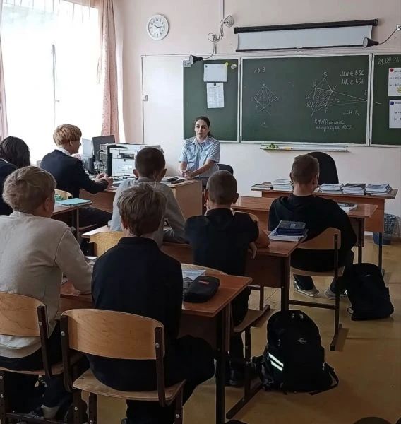 В рамках акции «Школа толерантности» полицейские встретились со школьниками, родителями и педагогами в Кавалеровском округе Приморья В рамках акции «Школа толерантности» полицейские встретились со школьниками, родителями и педагогами в Кавалеровском округе Приморья