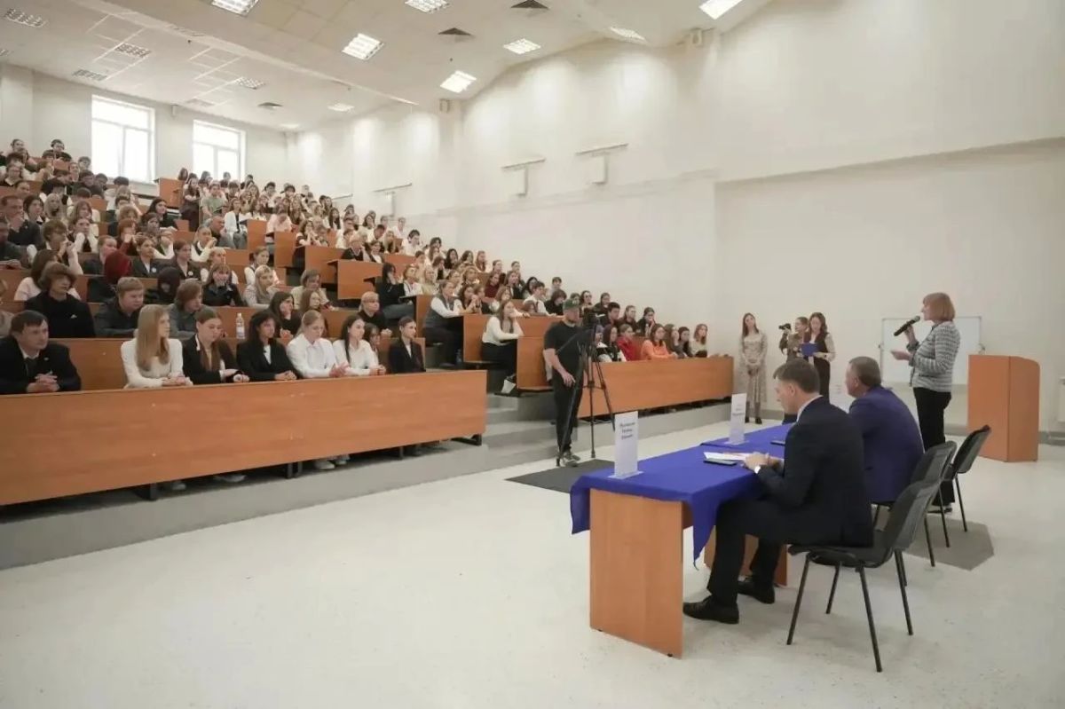 Хирургия, кардиология, офтальмология — школьники Приморья уже присматриваются к будущей специализации Хирургия, кардиология, офтальмология — школьники Приморья уже присматриваются к будущей специализации