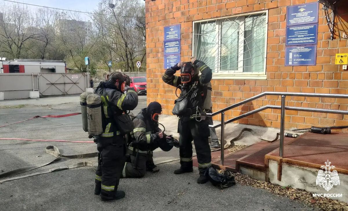 Условное возгорание в УГИБДД потушили огнеборцы МЧС России Условное возгорание в УГИБДД потушили огнеборцы МЧС России