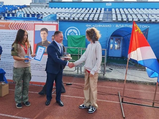 Краевые депутаты наградили победителей "Гонки дронов" Краевые депутаты наградили победителей "Гонки дронов"