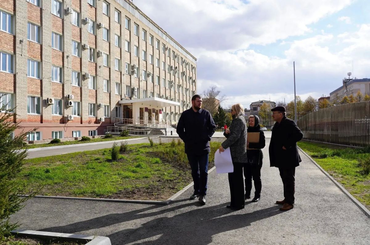 В Уссурийске прошла приемка благоустройства центральной площади В Уссурийске прошла приемка благоустройства центральной площади