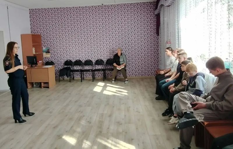 Госавтоинспекторы провели интерактивную викторину на знание ПДД в детском доме села Чугуевка в Приморском крае Госавтоинспекторы провели интерактивную викторину на знание ПДД в детском доме села Чугуевка в Приморском крае