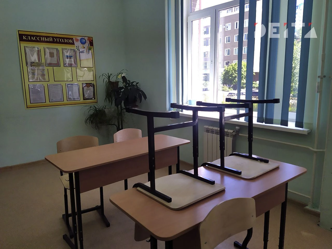 Полиция и прокуратура разбираются в затяжном конфликте школьников в Надеждинском районе