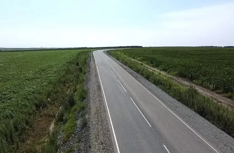 Свыше 50 км дорог по ключевым направлениям уже обновили в Приморье благодаря нацпроекту