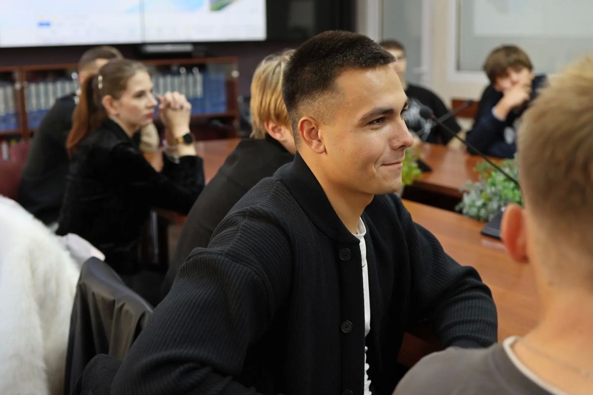 Чрезвычайно интересно. Поступить на первый курс и попасть на карьерную встречу с министром и замминистра? Подобный шанс открывается только благодаря проекту «Открытое Приморье» Чрезвычайно интересно. Поступить на первый курс и попасть на карьерную встречу с министром и замминистра? Подобный шанс открывается только благодаря проекту «Открытое Приморье»