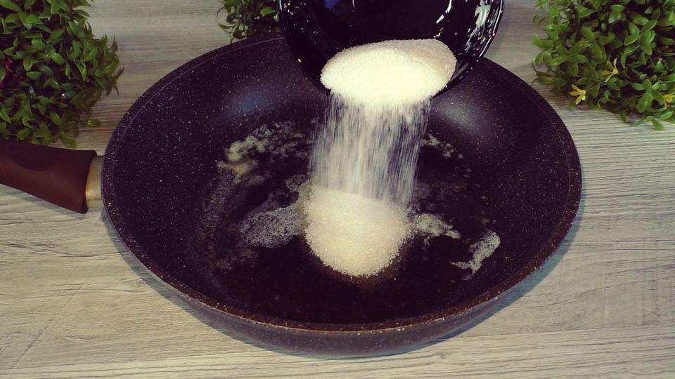 Ароматный пирог с яблоками: простой рецепт для домашних чаепитий