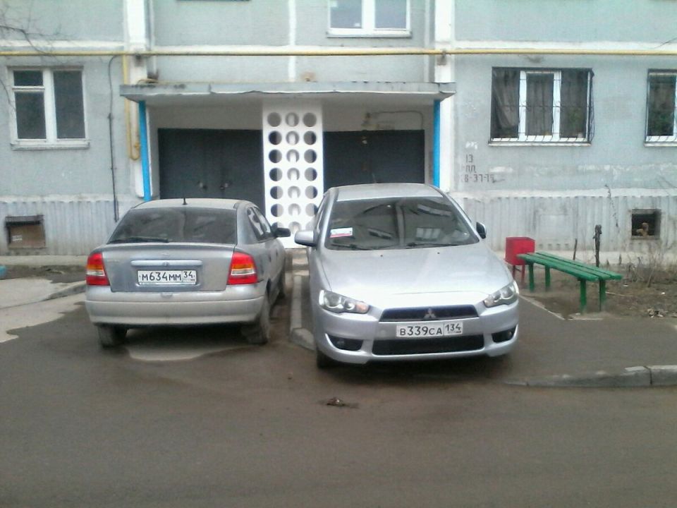 Как одна женщина восстановила право на тишину и свежий воздух: успех в борьбе с автостоянкой под окнами