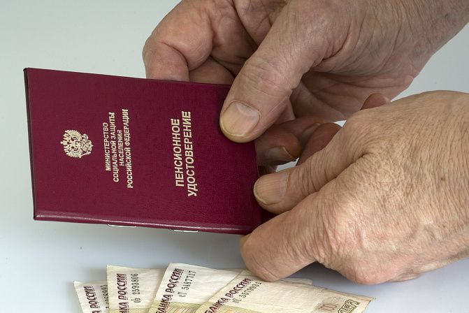 Как работающие пенсионеры выигрывают от новых пенсионных реформ: возмещение потерянных индексаций