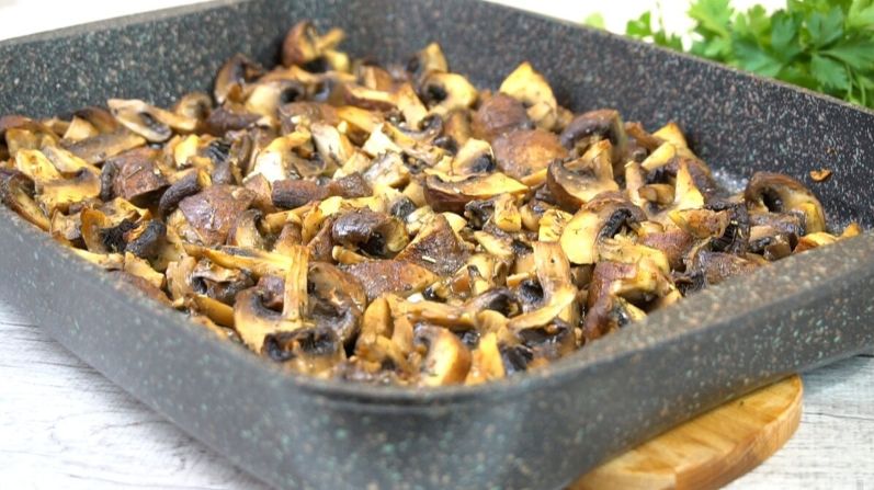 Непревзойдённый гарнир: как простые шампиньоны превращаются в кулинарный шедевр